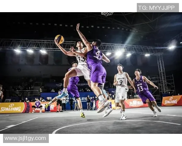 北京篮球队在邀请赛中以65分稳居积分榜首位，表现抢眼引发关注